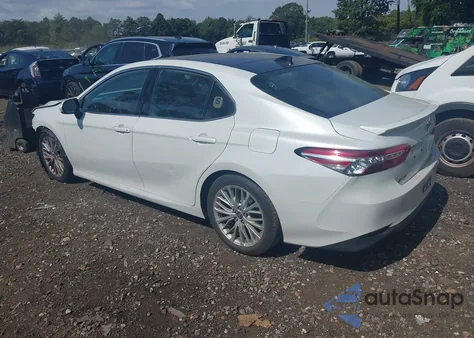 2020 Toyota Camry Xle z USA, uszkodzony, nr VIN 4T1F11AK7LU363756